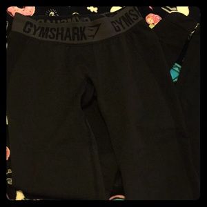 Gym shark tights